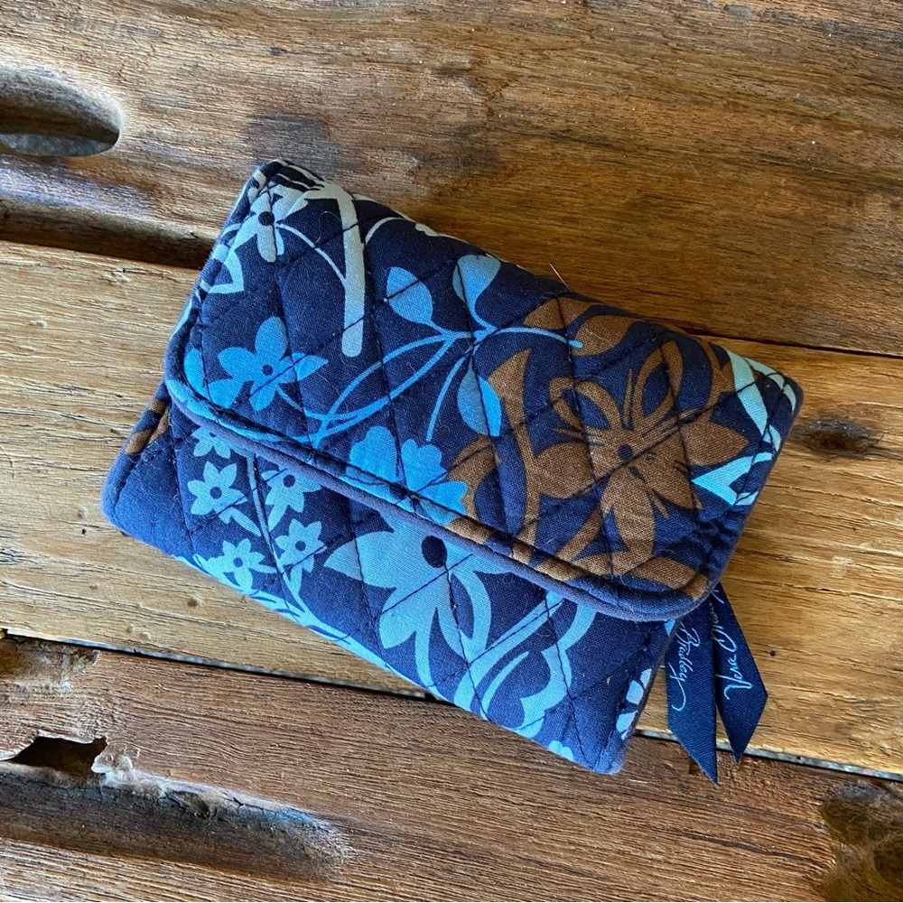 VERA BRADLEY Floral Quilted Fold Over Wallet - Picture 8 of 11